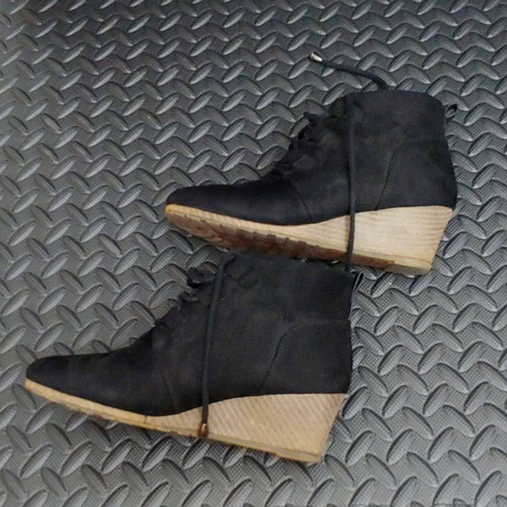 EUC * JESSICA CLINE * SUEDE BOOTIES * LACE UP * SIZE 7M * 2.5" HEEL 😍 - Picture 7 of 9